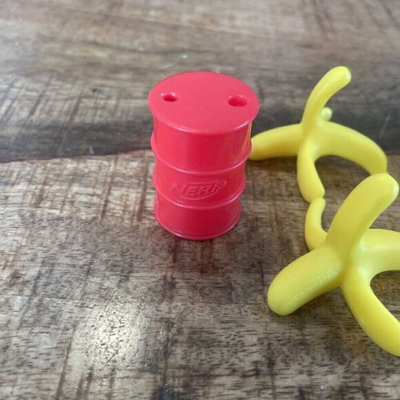 Nerf NItro Blasters Obstacles Bananas Red Barrels Lot Of 6 1.5” - Picture 5 of 7